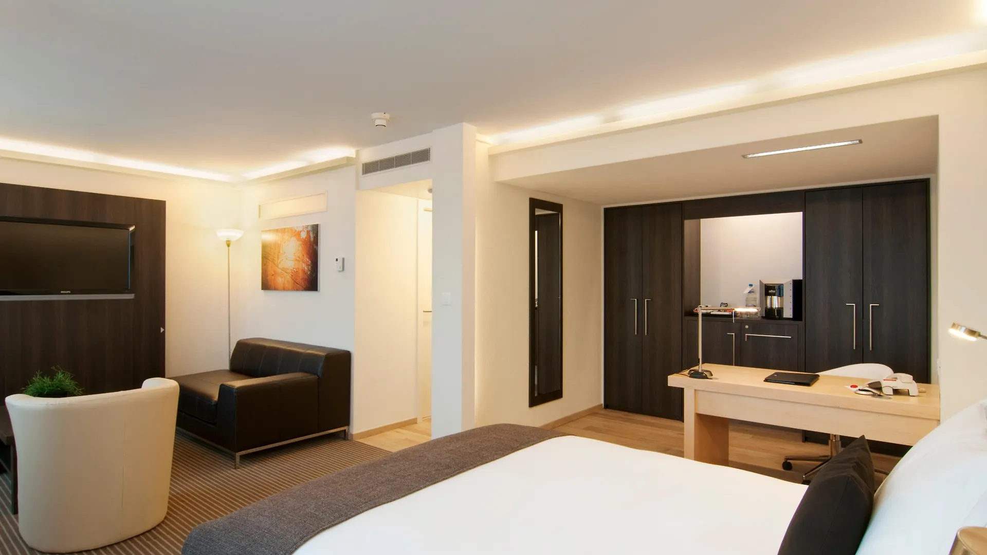 Crowne Plaza Zuerich By Ihg Otel  Zürih
