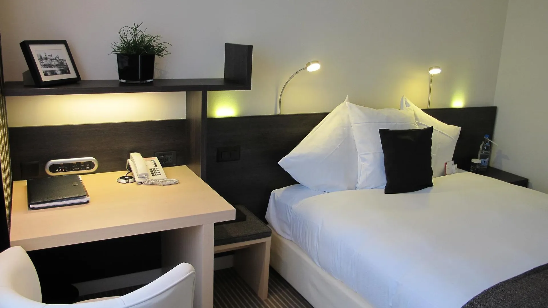 Crowne Plaza Zuerich By Ihg Otel