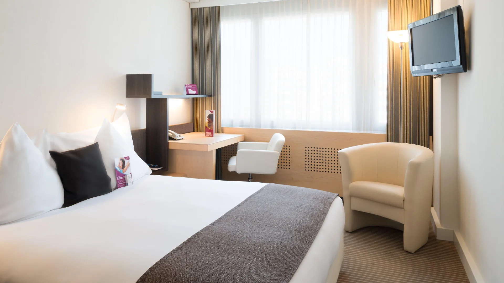 ****  Crowne Plaza Zuerich, An Ihg Hotel Швейцария